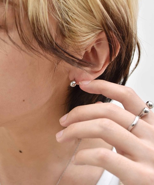 LHME（エルエイチエムイー）の「LHME ボールピアス/サージカルステンレス316L（金属アレルギー対応）（ピアス（両耳用）・レディース・シルバー/ゴールド・ONE SIZE）」の16枚目の写真