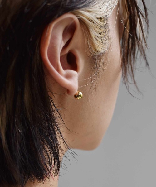 LHME（エルエイチエムイー）の「LHME ボールピアス/サージカルステンレス316L（金属アレルギー対応）（ピアス（両耳用）・レディース・シルバー/ゴールド・ONE SIZE）」の10枚目の写真
