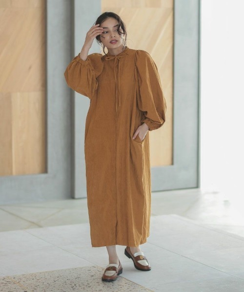 DONOBAN（ドノバン）の「ボリュームスリーブシャツワンピース（シャツワンピース・レディース・チャコール/ベージュ/キャメル/ピンク/カーキ・F）」の11枚目の写真
