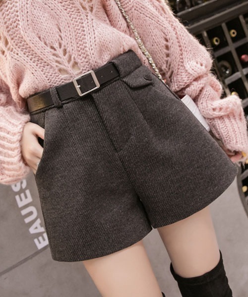 gossip!ロサンゼルス(ゴシップロサンゼルス)の「ベルトつきハイウエストメルトン起毛ショートパンツ(その他パンツ・レディース・ダークグレー/ブラック・S/M/L)」の1枚目の写真