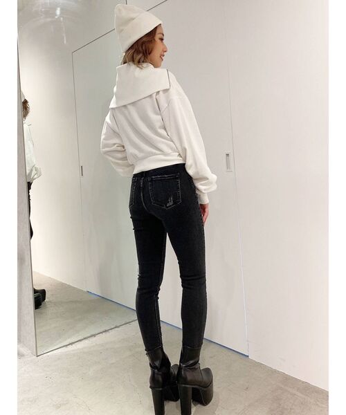 GYDA（ジェイダ）の「BIG COLLARハーフZIP ショートスウェットトップス（スウェット・レディース・オフホワイト/ブラック/マスタード・FREE）」の19枚目の写真