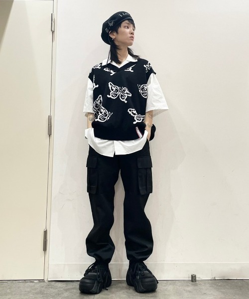 Chica（チカ）の「Chica/チカ/蝶ニットベスト（ベスト・レディース・ブラック/グリーン・F）」の3枚目の写真