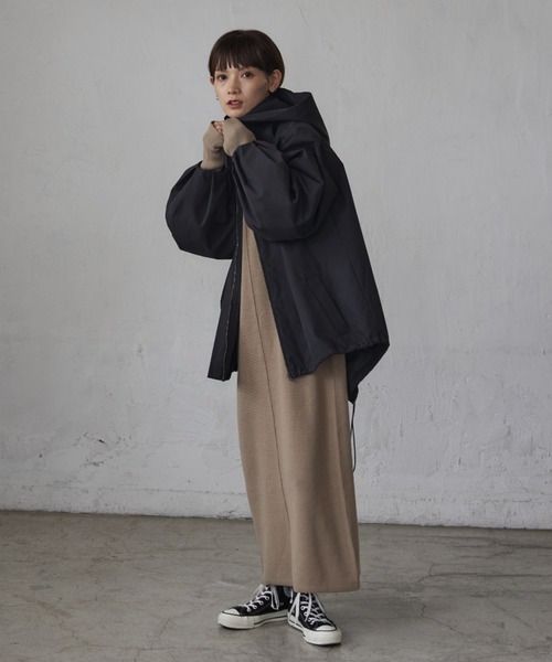 rem closet（レムクローゼット）の「アウトリンキングミラノリブワンピース（ワンピース・レディース・ベージュ/チャコールグレー/ブルー・FREE）」の5枚目の写真