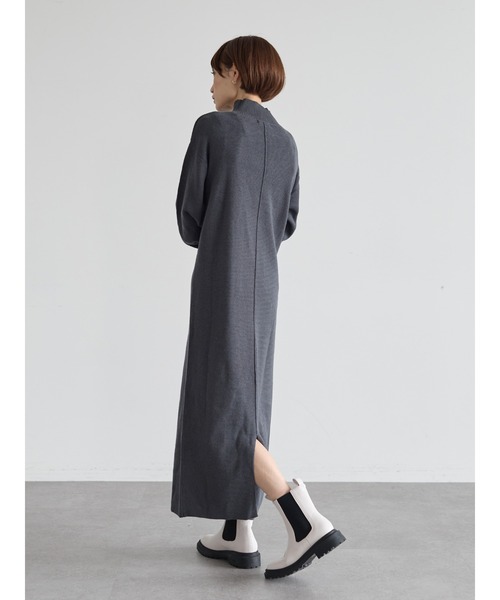 rem closet（レムクローゼット）の「アウトリンキングミラノリブワンピース（ワンピース・レディース・ベージュ/チャコールグレー/ブルー・FREE）」の22枚目の写真