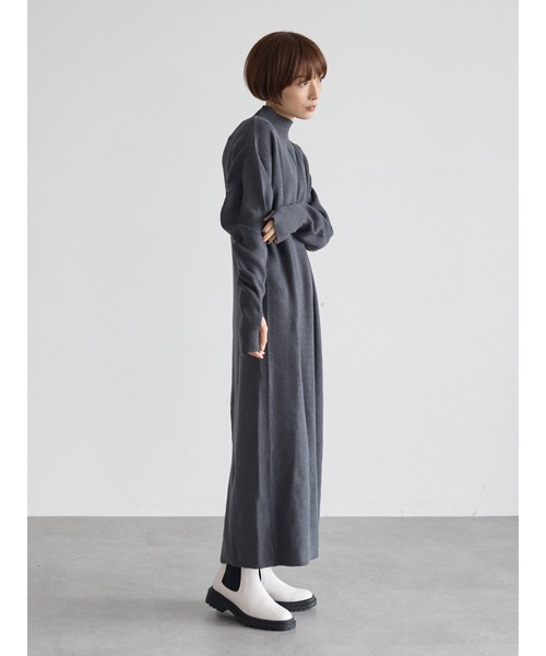 rem closet（レムクローゼット）の「アウトリンキングミラノリブワンピース（ワンピース・レディース・ベージュ/チャコールグレー/ブルー・FREE）」の9枚目の写真