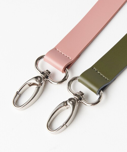 ajew（エジュー）の「＜ajew＞レザー ストラップ ショルダー（スマホグッズ・レディース・オリーブ/ブラック・FREE）」の17枚目の写真