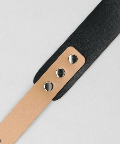 ajew（エジュー）の「＜ajew＞レザー ストラップ ショルダー（スマホグッズ・レディース・オリーブ/ブラック・FREE）」の6枚目の写真