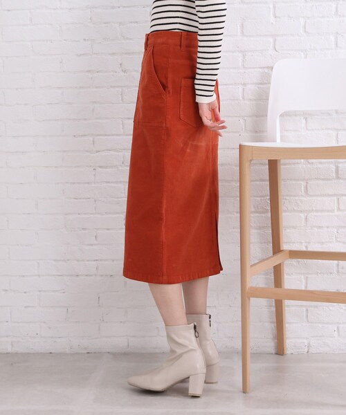 SHOO・LA・RUE(シューラルー)の「◆ストレッチコーデュロイ ナロースカート(スカート・レディース・ダークオレンジ/ブラック/グレー系その他/ベージュ・02/03/04)」の6枚目の写真