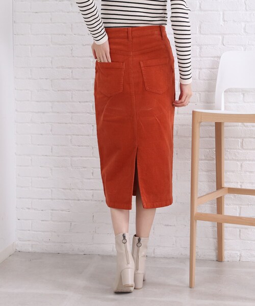 SHOO・LA・RUE(シューラルー)の「◆ストレッチコーデュロイ ナロースカート(スカート・レディース・ダークオレンジ/ブラック/グレー系その他/ベージュ・02/03/04)」の7枚目の写真