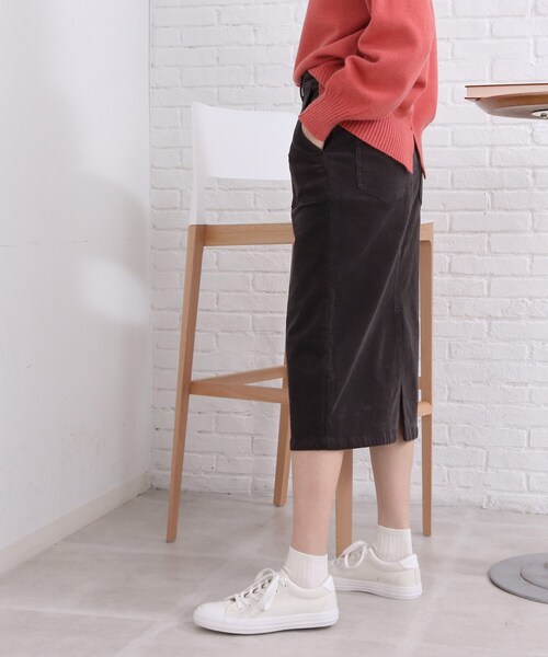 SHOO・LA・RUE(シューラルー)の「◆ストレッチコーデュロイ ナロースカート(スカート・レディース・ダークオレンジ/ブラック/グレー系その他/ベージュ・02/03/04)」の20枚目の写真