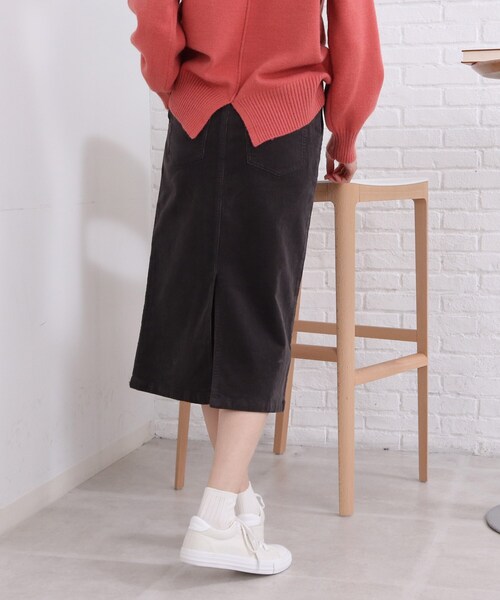 SHOO・LA・RUE(シューラルー)の「◆ストレッチコーデュロイ ナロースカート(スカート・レディース・ダークオレンジ/ブラック/グレー系その他/ベージュ・02/03/04)」の21枚目の写真