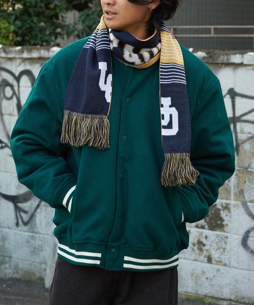 UNIVERSAL OVERALL(ユニバーサルオーバーオール)の「【UNIVERSAL OVERALL】UO ロゴジャカードマフラー ※M1074 YMY(マフラー・メンズ・ネイビー/グリーン/ワイン・FREE)」の7枚目の写真
