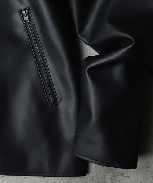 antiqua(アンティカ)の「軽量で丈夫!ラフに着られるヴィ―ガンレザージャケット(ライダースジャケット・レディース・ブラック・M/L)」の5枚目の写真
