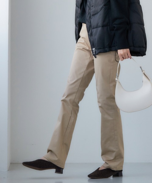 SMILE LAND（スマイルランド）の「大きいサイズ すごのびストレッチツイルストレートパンツ（チノパンツ・レディース・ブラック・76/92/122/98/80/84/73/106/88/96/114）」の9枚目の写真