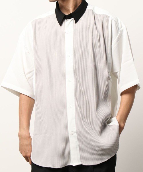 AZIONE(アジオネ)の「AZIONE/アジオネ/プリーツショートスリーブシャツ(シャツ/ブラウス・メンズ・ホワイト・M)」の1枚目の写真