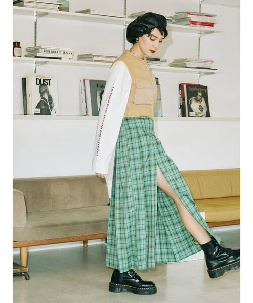 jouetie（ジュエティ）の「プリーツスリットロングスカート（スカート・レディース・ピンク/ブルー/グリーン・MEDIUM）」の4枚目の写真