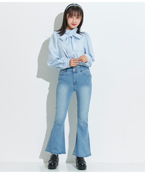 ANAP GｉRL（アナップガール）の「ハイウエストフレアパンツ（デニムパンツ・キッズ・ライトブルー/ブラック・S/M/XS）」の17枚目の写真