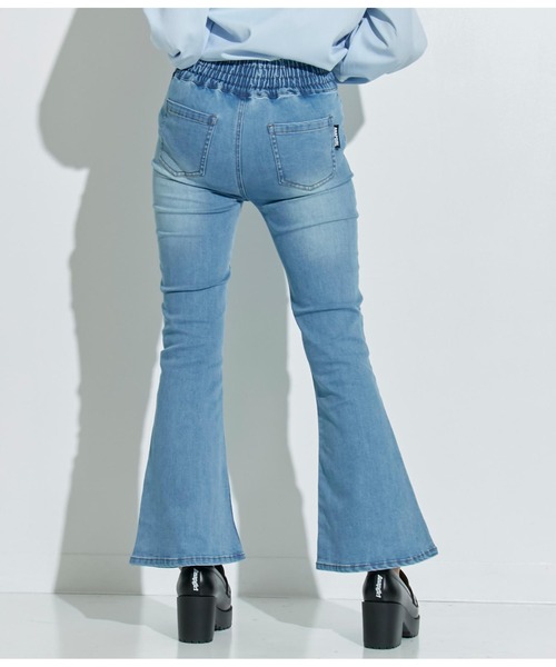 ANAP GｉRL（アナップガール）の「ハイウエストフレアパンツ（デニムパンツ・キッズ・ライトブルー/ブラック・S/M/XS）」の5枚目の写真