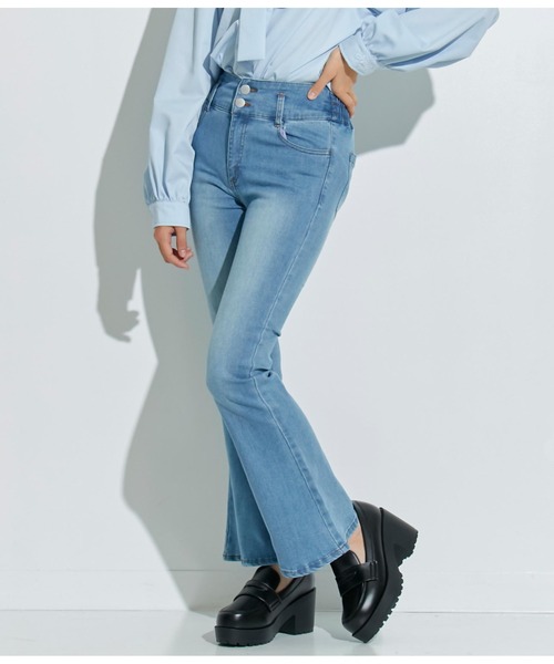 ANAP GｉRL（アナップガール）の「ハイウエストフレアパンツ（デニムパンツ・キッズ・ライトブルー/ブラック・S/M/XS）」の4枚目の写真