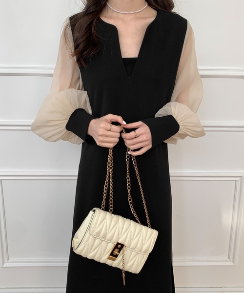 ECLIN（エクラン）の「異素材シアースリーブスキッパネックスリットワンピース（ワンピース・レディース・ベージュ/ブラック/グレー・M/L）」の3枚目の写真