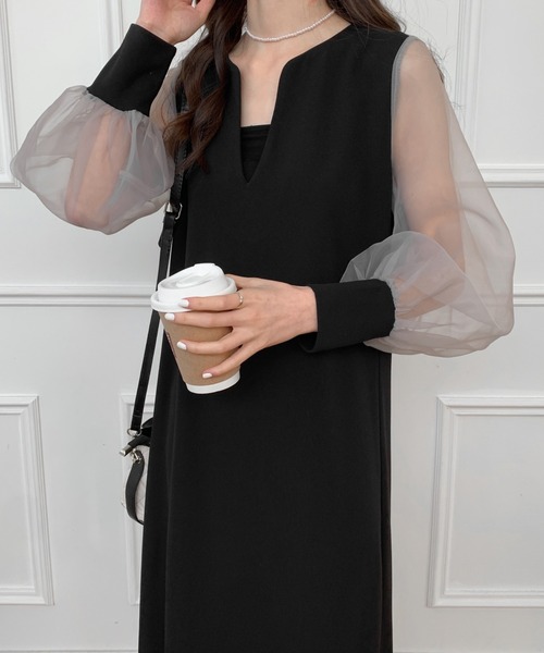 ECLIN（エクラン）の「異素材シアースリーブスキッパネックスリットワンピース（ワンピース・レディース・ベージュ/ブラック/グレー・M/L）」の21枚目の写真