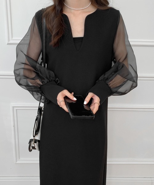 ECLIN（エクラン）の「異素材シアースリーブスキッパネックスリットワンピース（ワンピース・レディース・ベージュ/ブラック/グレー・M/L）」の7枚目の写真