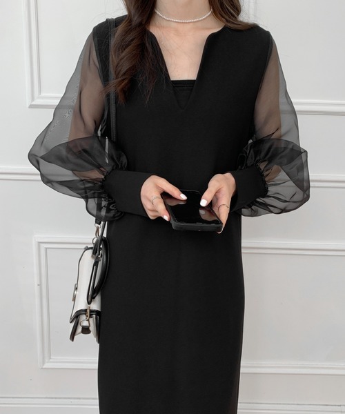 ECLIN（エクラン）の「異素材シアースリーブスキッパネックスリットワンピース（ワンピース・レディース・ベージュ/ブラック/グレー・M/L）」の10枚目の写真