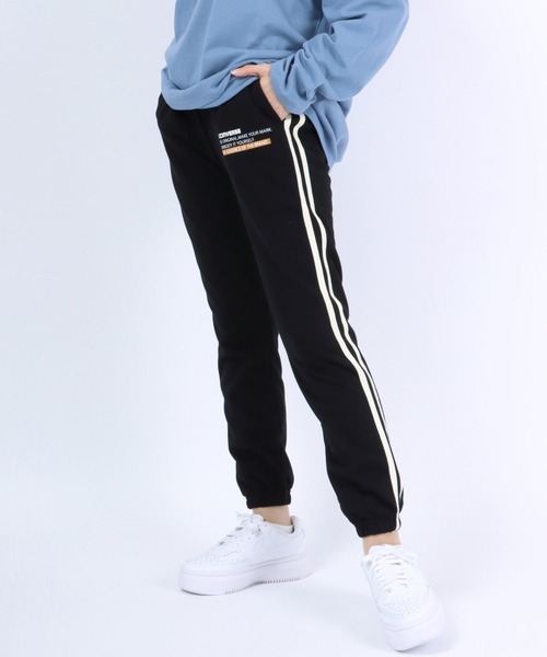 CONVERSE（コンバース）の「CONVERSE（コンバース）ワンポイントロゴ サイドライン スウェットジョガーパンツ レディース/イージーパンツ（スウェットパンツ・レディース・アッシュグレー/ブラック/ネイビー/グレー・L/M）」の2枚目の写真