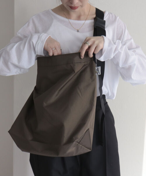 Drifter（ドリフター）の「【Drifter/ドリフター】PLAIN SHOULDER BAG プレーンショルダーバッグ（ショルダーバッグ・レディース・ホワイト系その他4/ブラック/ベージュ系その他3/ブラウン・FREE）」の6枚目の写真