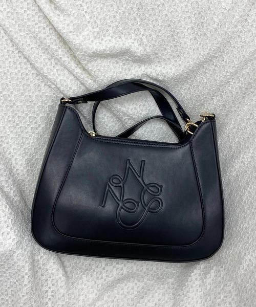 one after another NICE CLAUP（ワンアフターアナザーナイスクラップ）の「NCロゴエンボスホーボーバック　2023SS（ショルダーバッグ・レディース・ブラック/アイボリー/イエロー・FREE）」の6枚目の写真