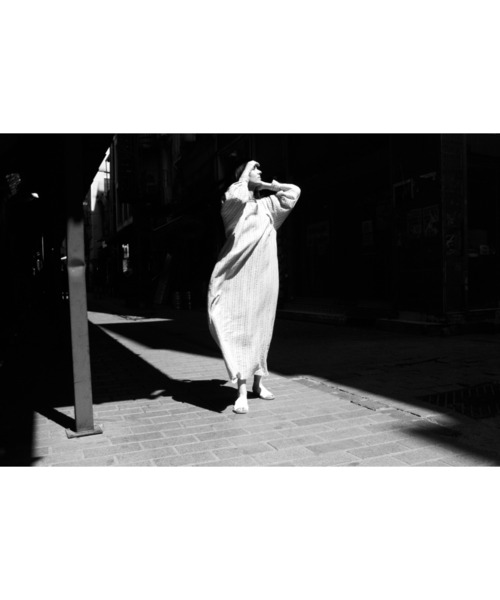 seya.（セヤ）の「KADIKOY DRESS/EARTH STRIPES（ワンピース・レディース・グレー系その他・2/1）」の3枚目の写真