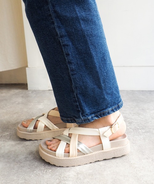 byあしながおじさん（バイアシナガオジサン）の「厚底ストラップサンダル　8490059（サンダル・レディース・ベージュ/ホワイト/ブラック・S/M/L/LL）」の5枚目の写真