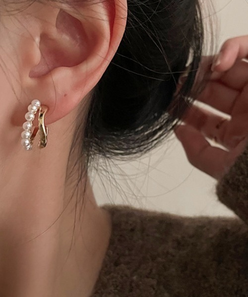 tolene（トレネ）の「パール2連リングピアス（ピアス（両耳用