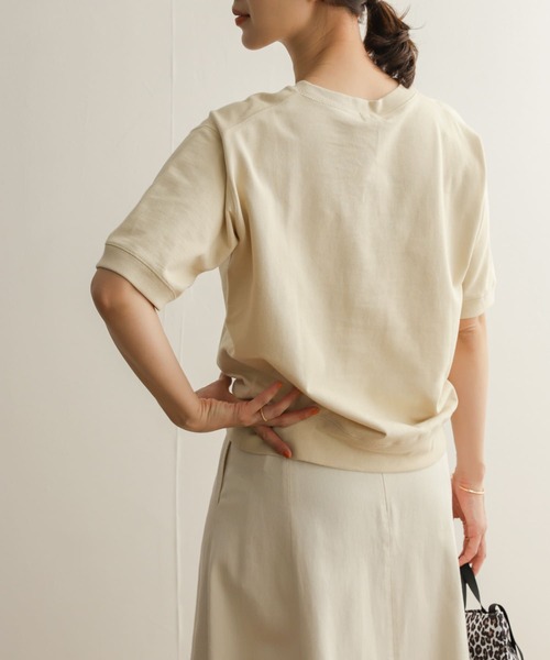 URBAN RESEARCH DOORS（アーバンリサーチドアーズ）の「ロゴインレイハーフスリーブプルオーバー（Tシャツ/カットソー・レディース・ライトベージュ/ブラック/モカ・MEDIUM）」の9枚目の写真