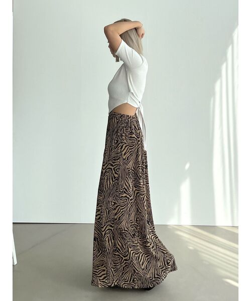 EMODA（エモダ）の「プリーツボリュームマキシスカート（スカート・レディース・ブラック/その他/その他1/グレー・FREE）」の9枚目の写真