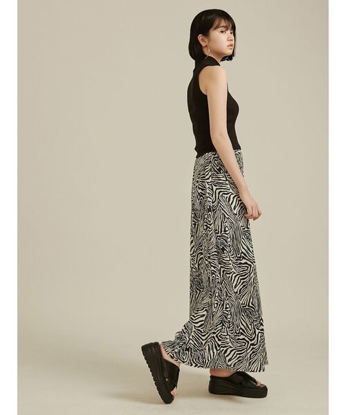 EMODA（エモダ）の「プリーツボリュームマキシスカート（スカート・レディース・ブラック/その他/その他1/グレー・FREE）」の22枚目の写真