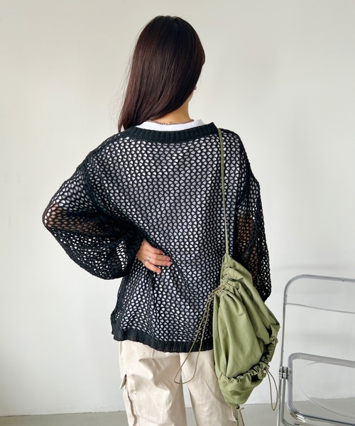 CLEA（クレア）の「メッシュ編みボリューム袖オーバーサイズトップス（Tシャツ/カットソー・レディース・アイボリー/ブラック・FREE）」の16枚目の写真