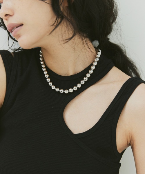 un/neu（アンノイ）の「BIGボールチェーンネックレス（ネックレス・レディース・ゴールド/シルバー・FREE）」の6枚目の写真