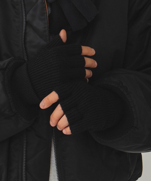 BEAMS(ビームス)の「BEAMS / 畔編み フィンガーレス グローブ(手袋・メンズ・シルバー/ダークグリーン/ダークブラウン/ブラック・ONE SIZE)」の18枚目の写真