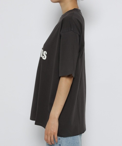 LOWRYS FARM（ローリーズファーム）の「ストリートロゴＴＥＥＳＳ　 961337（Tシャツ/カットソー・レディース・ホワイト/チャコールグレー/ブルー・FREE）」の8枚目の写真