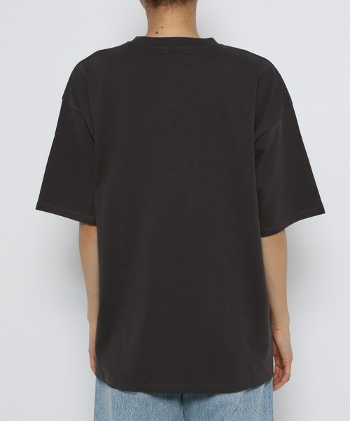 LOWRYS FARM（ローリーズファーム）の「ストリートロゴＴＥＥＳＳ　 961337（Tシャツ/カットソー・レディース・ホワイト/チャコールグレー/ブルー・FREE）」の7枚目の写真