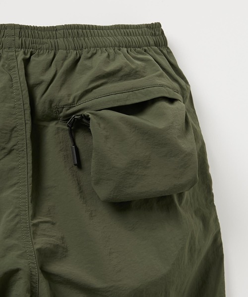 TRUSS（トラス）の「【ユニセックス】＜撥水/パッカブル＞バーサタイル ナイロンタフタ テーパードパンツ（その他パンツ・メンズ・ブラック/グレー/オリーブ/ブルー/カモフラージュ/キャメル・SMALL/MEDIUM/LARGE/X-LARGE）」の13枚目の写真