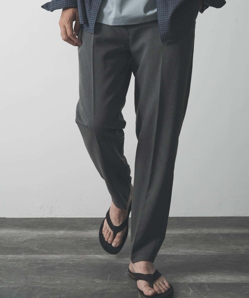 URBAN RESEARCH DOORS(アーバンリサーチドアーズ)の「T/R テーパードトラウザー(その他パンツ・メンズ・ブラック/ネイビー/モカ/グレー・SMALL/MEDIUM/LARGE)」の6枚目の写真