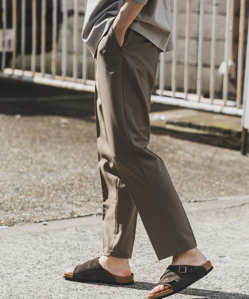 URBAN RESEARCH DOORS(アーバンリサーチドアーズ)の「T/R テーパードトラウザー(その他パンツ・メンズ・ブラック/ネイビー/モカ/グレー・SMALL/MEDIUM/LARGE)」の11枚目の写真