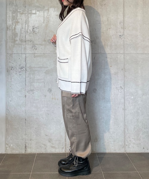 one way(ワンウェイ)の「配色ステッチカーディガン(カーディガン/ボレロ・レディース・ホワイト/グレー/ダークブルー・FREE)」の12枚目の写真