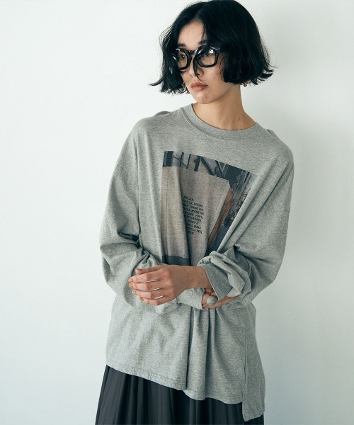 marjour（マージュール）の「PHOTO PRINT TEE（Tシャツ/カットソー・レディース・グレー/オフホワイト・M）」の7枚目の写真