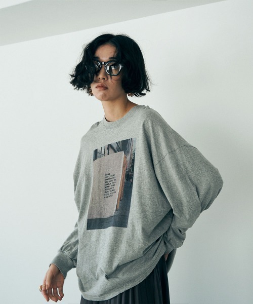 marjour（マージュール）の「PHOTO PRINT TEE（Tシャツ/カットソー・レディース・グレー/オフホワイト・M）」の8枚目の写真