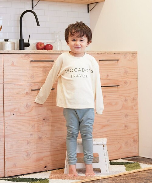 aBity select（アビティセレクト）の「ブレックファースト フロントロゴプリント長袖Tシャツ（Tシャツ/カットソー・キッズ・サーモンピンク/ブラウン/アイボリー/チャコールグレー/サックスブルー・120/110/90/100）」の6枚目の写真