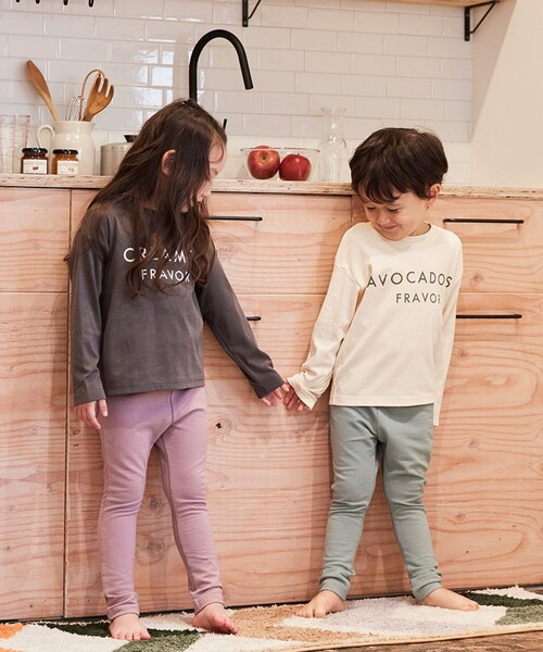aBity select（アビティセレクト）の「ブレックファースト フロントロゴプリント長袖Tシャツ（Tシャツ/カットソー・キッズ・サーモンピンク/ブラウン/アイボリー/チャコールグレー/サックスブルー・120/110/90/100）」の9枚目の写真