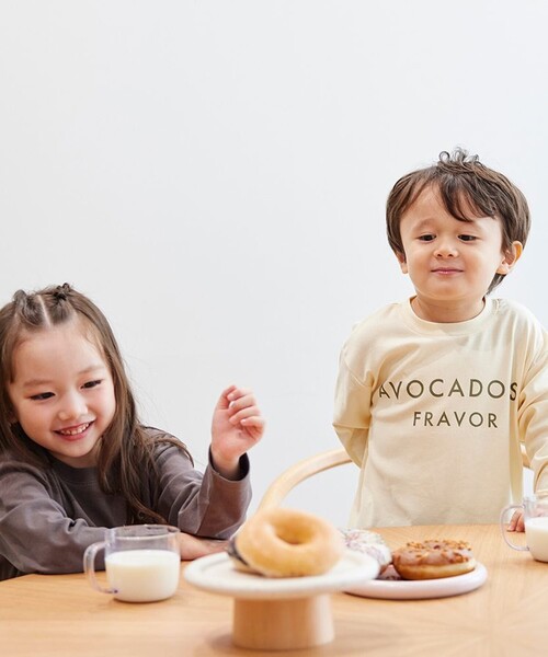 aBity select（アビティセレクト）の「ブレックファースト フロントロゴプリント長袖Tシャツ（Tシャツ/カットソー・キッズ・サーモンピンク/ブラウン/アイボリー/チャコールグレー/サックスブルー・120/110/90/100）」の10枚目の写真